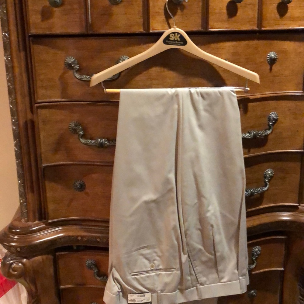 Suit - Picture 4 of 4